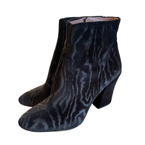Anthropologie 8 Louise et Cie Velvet Burnout Ankle Boots Zebra Pattern Black 38 - Picture 6 of 8